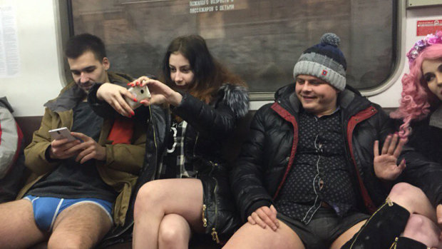 Мужчина спел в метро и стал звездой Сети: в чем секрет (видео)