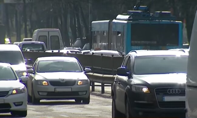 Штрафы для водителей в Украине. Фото: YouTube, скрин