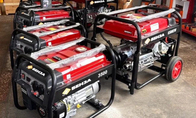 Генераторы, помощь, украинцы. Фото: Стена