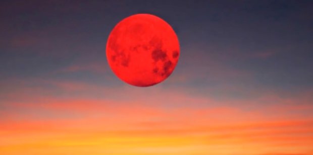 Кровавая Луна. Фото: скриншот Youtube