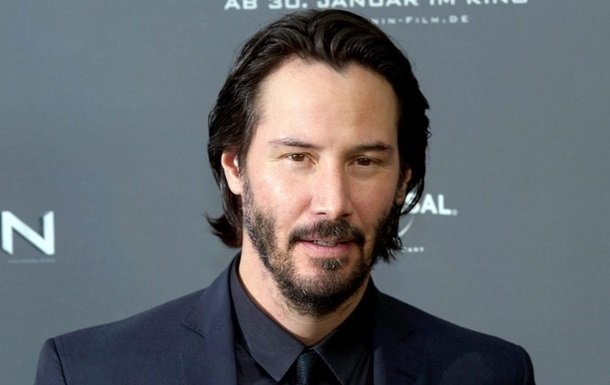 В таком прикиде Киану Ривза еще никто не видел: в сеть попали фото со съемок нового фильма