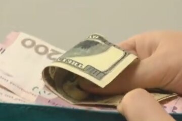 Гроші. Фото: скріншот YouTube-відео