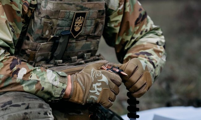 Контрактна військова служба, оновлення контрактів, зарплата. Фото: ілюстративне