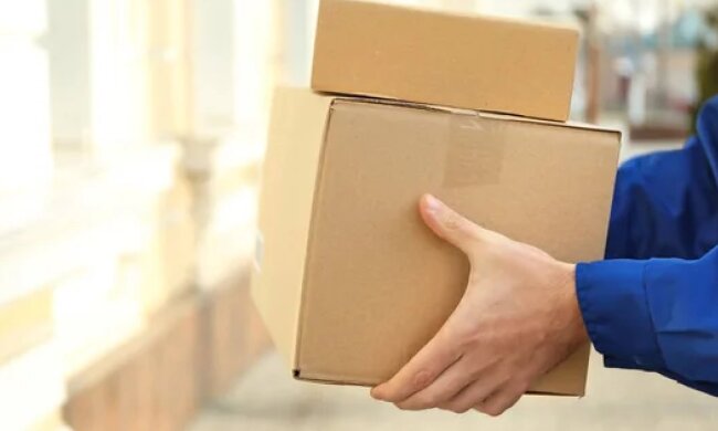 Поштові посилки на сортувальній лінії: Україна може втратити 27 млрд грн через пільги