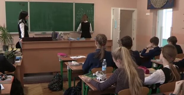 Урок в школі. Фото: скріншот YouTube-відео