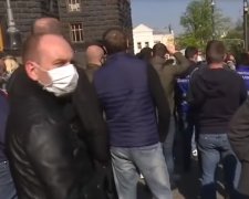 Протест предпринимателей на Грушевского. Фото: скрин youtube