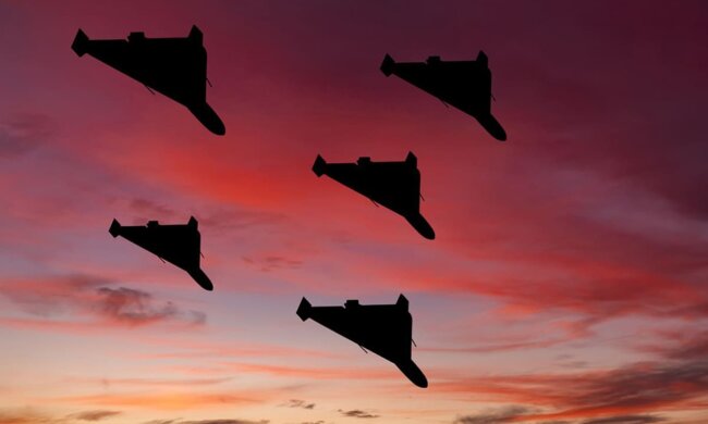 Ворожі дрони, атака дронами, рій дронів. Фото: Telegram