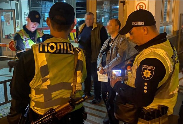 Виктор Павлик с полицией. Фото: Telegram
