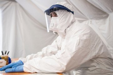 Медики бьют тревогу: выдали всего по 2 тысячи гривен, подробности