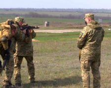 Українців почнуть поголовно готувати до війни. Фото: YouTube