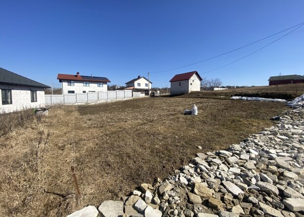 Город, земельна ділянка. Фото: Стіна