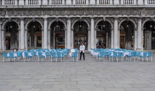 Кафе в Венеции. Фото: скриншот esquire