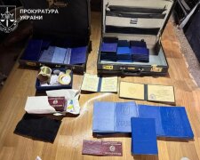 Обыски по делу о поддельных документах в Киевской области