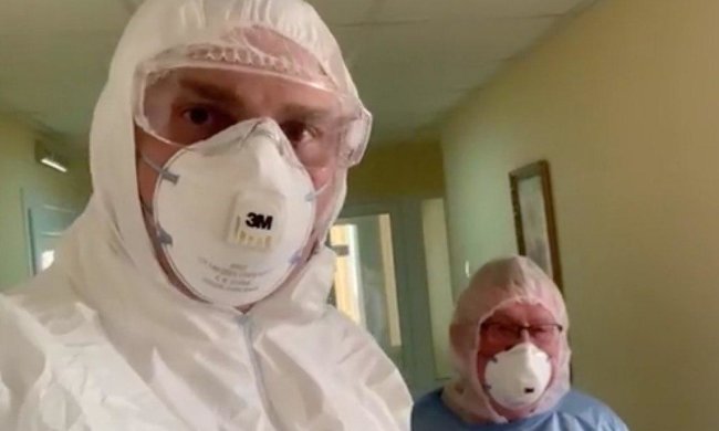 Кличко проинспектировал Александровскую больницу. Фото: скрин facebook/merkieva