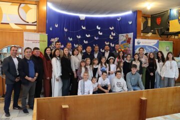 Голос, який почує світ: юні художники показали шлях від руйнування до відновлення України