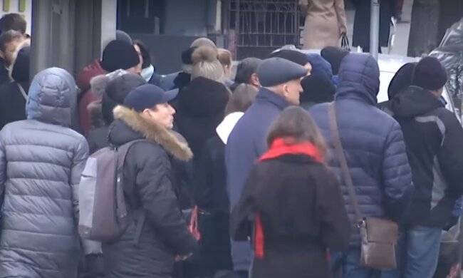 Люди. Фото: YouTube, скрин