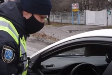 Сотрудник патрульной полиции. Фото: скриншот YouTube-видео