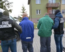 Двух украинцев за контрабанду янтаря задержали в Польше. Фото: nadbuzanski.strazgraniczna.pl