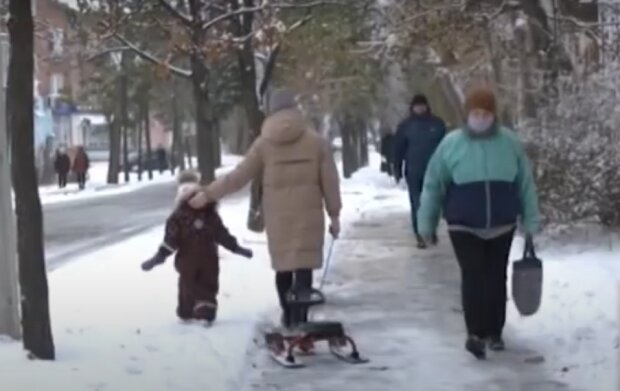 Снег в Украине. Фото: скриншот YouTube