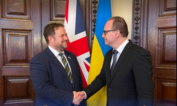 Від оборони до інвестицій: Україна та Велика Британія створюють спільний фронт у сфері критичних мінералів