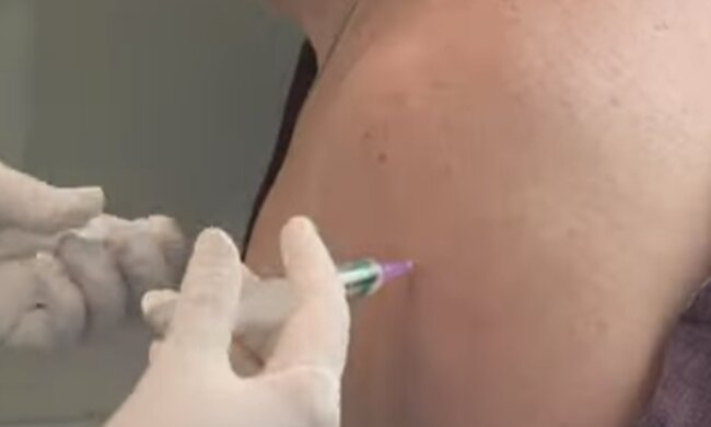 Вакцина від COVID-19. Фото: скріншот Youtube-відео