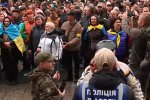 Под Офисом президента украинцы требуют отставки министра. Фото: YouTube