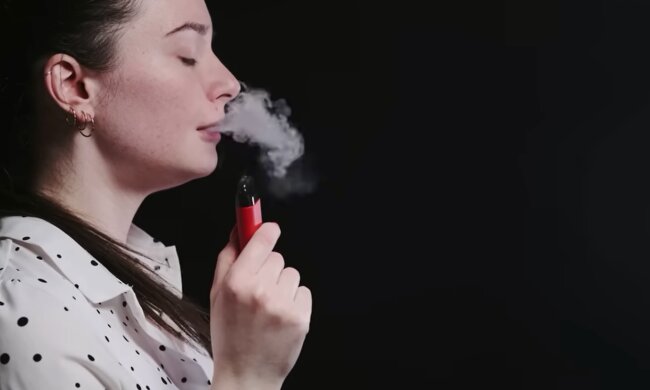 Куріння. Фото: YouTube