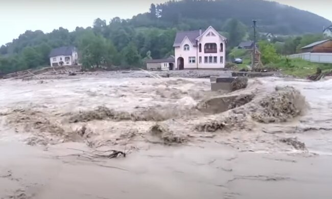 Потоп на западе Украины. Фото: скриншот YouTube