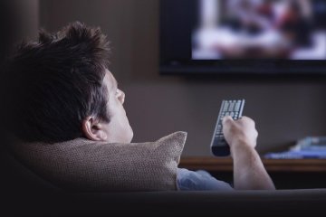 Просмотр телевизора, фото: www.kv.by