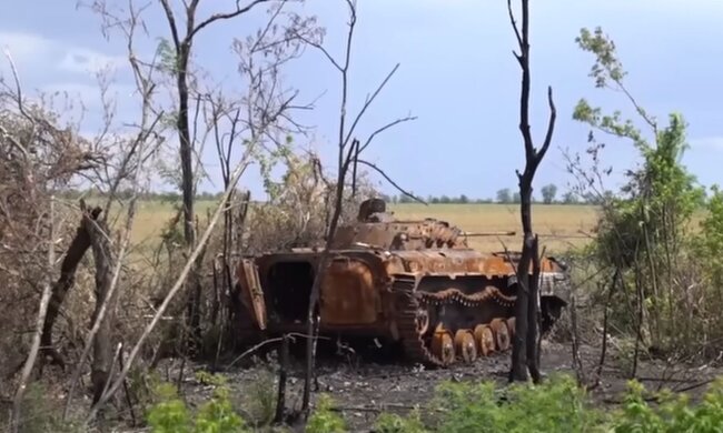 Разбитый танк рф. Фото: скриншот YouTube-видео