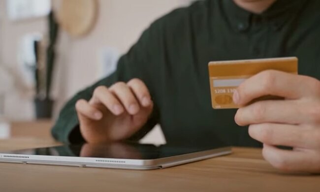 Перекази на карту: ніколи не пишіть такі призначення платежів - гроші заблокують