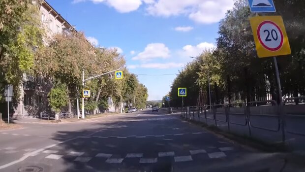 Дорожные знаки. Фото: скриншот YouTube-видео