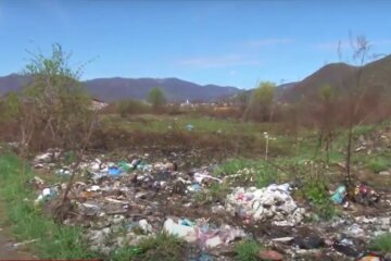 Сміття. Фото: скріншот YouTube-відео