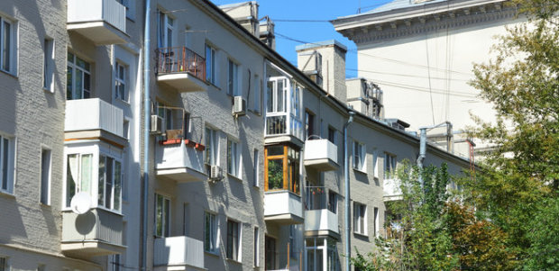 Украинцам теперь не разрешено стеклить балконы: или обдирайте, или расплачиваетесь