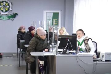 Прийом у Пенсійному фонді. Фото: скріншот YouTube-відео