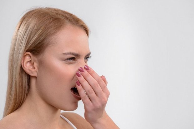 Дурно пахнет изо рта: эксперты назвали причины и сказали, что делать