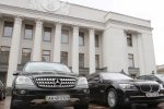 На чем приезжают на работу новоиспеченные министры Зеленского: у премьера - Jaguar, а у главы Минфина - обычный конь