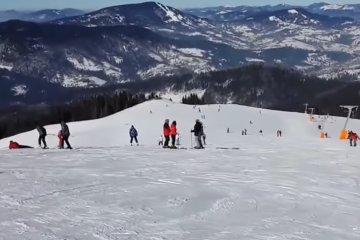 Украинцы отравились на горнолыжном курорте, фото: скриншот с youtube