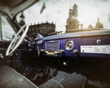 Волга "работает" в таксопарке