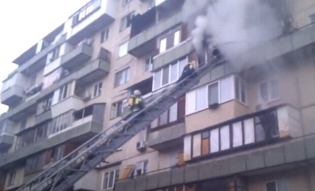 Пожар в жилом доме. Фото: скриншот YouTube-видео