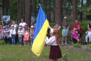 Діти. Фото: скріншот YouTube-відео
