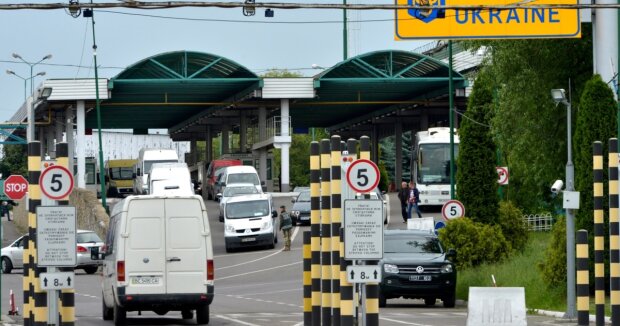 Пункт пропуску Шегині — Медика, де з 15 червня обмежать автобусний виїзд до Польщі