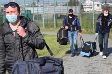 Переход границы. Фото: скриншот YouTube Госпогранслужбы.