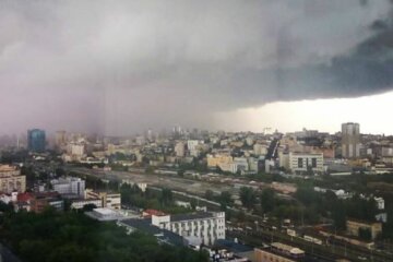 Синоптики резко изменили прогноз: на Киев надвигается стихия, закрывайте окна