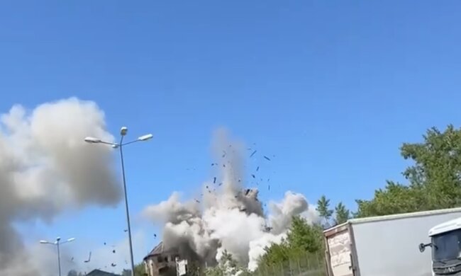 Взрыв, скриншот из YouTube