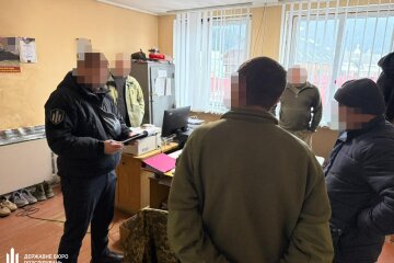 ГБР задержали изверга с ТЦК, который избивал и издевался над мобилизованными. Фото: ГБР