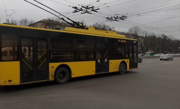 В Киеве троллейбусы поедут по-другому этой ночью: что изменится
