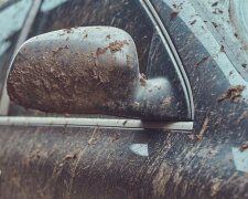 Водіїв попередили про штрафи за брудне авто. Фото: скрін YouTube