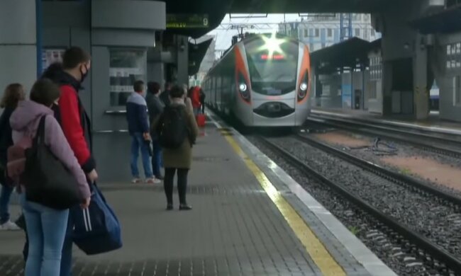 Дополнительные рейсы на Троицу. Фото скриншот YouTube