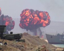 Российские военные наделали шуму в Крыму: началась паника, "сбрасывают бомбы"